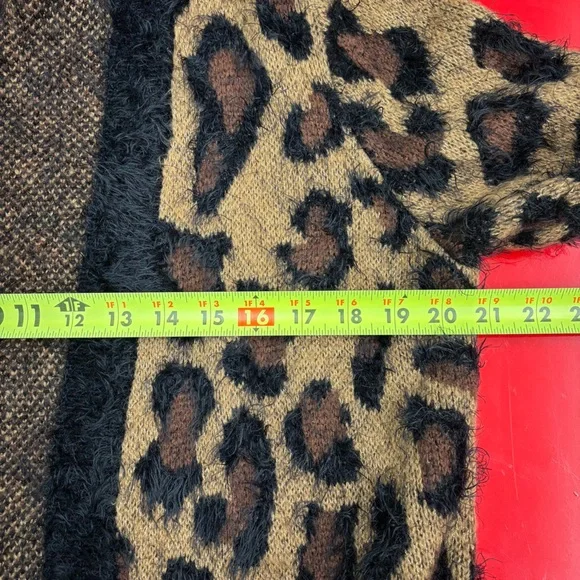 Lord & Taylor leopard print long open front cardigan, small - Picture 5 of 10